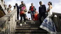 Kawasan Shantang Street juga kerap digunakan sebagai lokasi pre wedding oleh warga lokal. Suasana kuno Shantang Street memang menarik untuk diabadikan dengan kamera (Agung/detikTravel)
