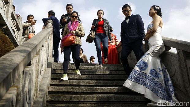 Warga lokal kerap melaksanakan foto pre-wedding di Shantang Street (Agung/detikTravel)