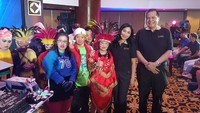 Pertunjukan angklung, orkestra musik Duta Cinta, pertunjukan tarian adat dari anak-anak difabel membuka rangkaian seremoni puncak HUT ke-11