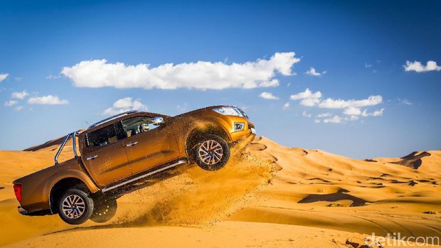 Tes Tabrak Toyota Sienta dan Nissan Navara Hasilnya Juga Sempurna