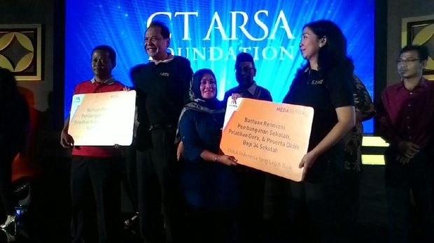 CT Didampingi Isteri Hadiri Ulang Tahun ke-11 CT Arsa Foundation
