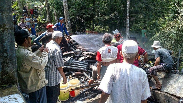 Kebakaran Rumah di Sukabumi, Seorang Kakek Tewas Terpanggang