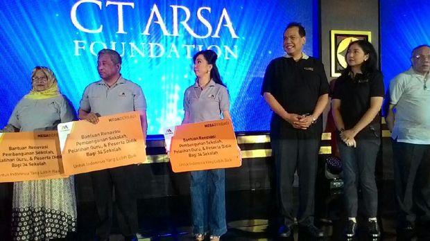 CT Didampingi Isteri Hadiri Ulang Tahun ke-11 CT Arsa Foundation