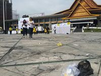 Penampakan Sampah Berserakan di Kantor Gubernur Riau Usai Acara Senam Massal