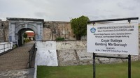 Benteng ini digunakan untuk mengamati musuh yang datang dari arah lautan. Namun sekarang, benteng ini sudah ditetapkan sebagai salah satu Cagar Budaya Bengkulu (Fitraya/detikTravel)