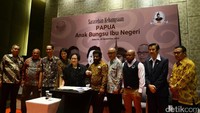 Dalam saresehan yang membicarakan berbagai persoalan yang dihadapi Papua sejak dipertahankan Soekarno hingga pemerintahan Presiden Jokowi, mereka ingin Papua lebih diperhatikan sehingga maju sejajar dengan Daerah lainnya.