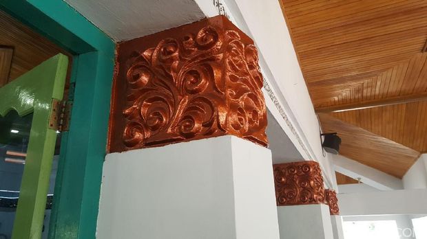  Interior masjid dengan paduan gaya Islami dan art deco (Fitraya/detikTravel)