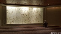Selain tempat-tempat megah, bandara ini juga punya musola yang nyaman. Sambil jalan-jalan jangan lupa untuk menunaikan ibadah salat ya.. (FItraya/detikTravel)
