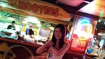 Penampakan Restoran dengan Pelayan Super Seksi di Taiwan