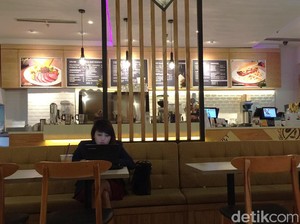 The Coffee Bean& Tea Leaf: Huah! Sengatan Enak Spaghetti Aglio Olio Bertabur Cabe Rawit Hijau