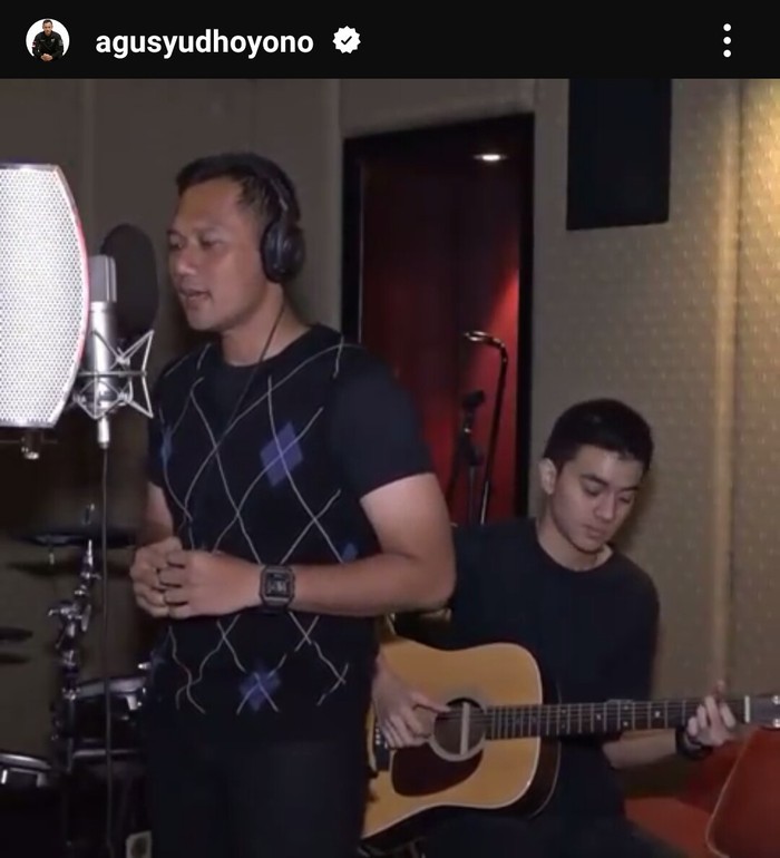 Agus Yudhoyono Nyanyi Lagu Dia: Mohon Dimaafkan Suaranya
