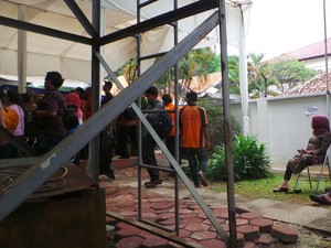 Timses Agus Ungkit Pasukan Oranye yang Bersihkan Markas Kampanye Ahok