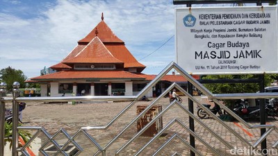 Masjid Cantik Bengkulu Karya Presiden Soekarno