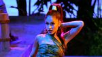 Penampilan Sensual Ariana Grande dan Nicki Minaj di AMA 2016
