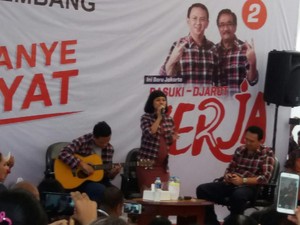 Dukung Ahok, Andien Nyanyi Maju Tak Gentar di Rumah Lembang