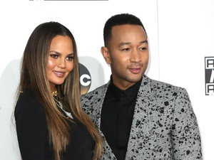Golden Globe Salah Ketik Nama, John Legend Diejek Istri
