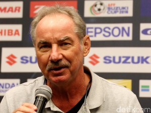 In Memoriam Alfred Riedl: Perjalanannya Bersama Timnas Indonesia