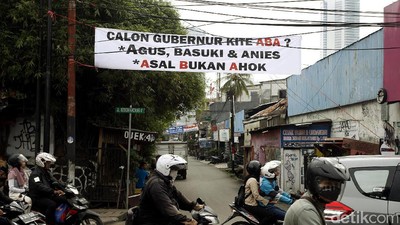 Spanduk Tolak Ahok Terpampang di Tanah Abang
