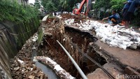 Lokasi longsor berada di Jalan Patra 15 RT 06/04, Kelurahan Kuningan Timur, Kecamatan Setiabudi, Jakarta Selatan.