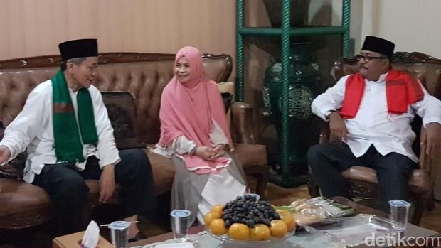  Cagub dan cawagub Banten, Rano Karno dan Embay Mulya Syarief menemui keluarga Djoko Munandar