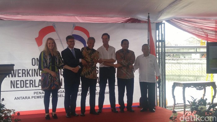 Bertemu PM Belanda, Gubernur Ganjar Minta Duplikat Keris di Museum Belanda