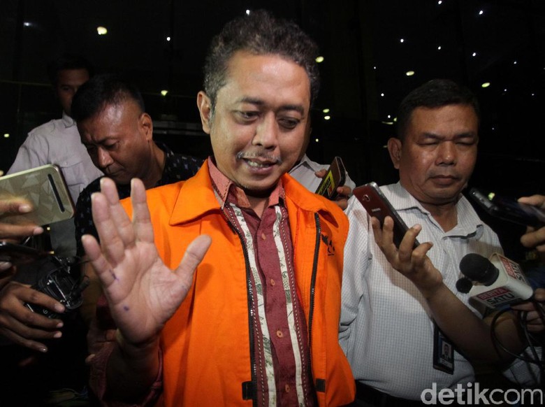 Handang Soekarno Didakwa Terima Rp 1,9 Miliar untuk Urus Pajak Handang Soekarno Didakwa Terima Rp 1,9 Miliar untuk Urus Pajak