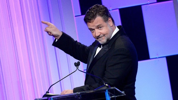 BEVERLY HILLS, CA - OCTOBER 14:  Actor Russell Crowe speaks onstage at the 30th Annual American Cinematheque Awards Gala at The Beverly Hilton Hotel on October 14, 2016 in Beverly Hills, California.  (Photo by Kevork Djansezian/Getty Images)