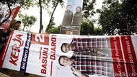KPU DKI Jakarta telah menetapkan titik-titik pemasangan alat peraga kampanye. Titik-titik tersebut dimuat dalam Keputusan KPU DKI Jakarta.
