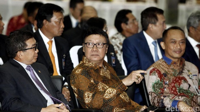 Tak Boleh Beli Barang Mewah di Luar Negeri, Mendagri: Kita Bukan Piknik