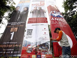 Spanduk Cagub-Cawagub DKI Hiasi Jalan Wijaya