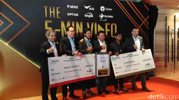 Arek Malang Juara 'Tantangan Video 5 Menit' di Singapura