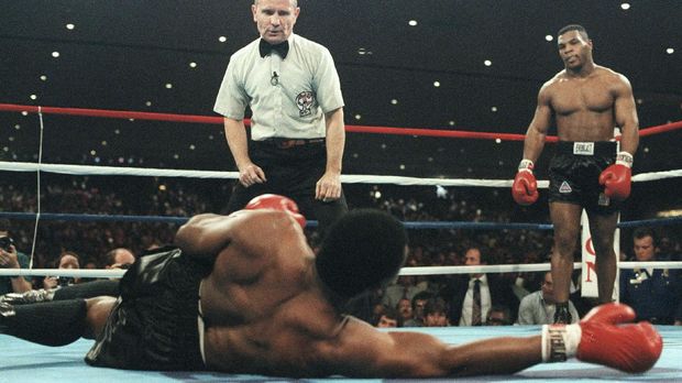 5 Pertarungan Penting Mike Tyson