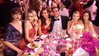 Pria berusia 30 tahun itu tampak happy saat berpose bersama beberapa model dunia. Dimitrios Kambouris/Getty Images for Gabrielles Angel Foundation/detikFoto.