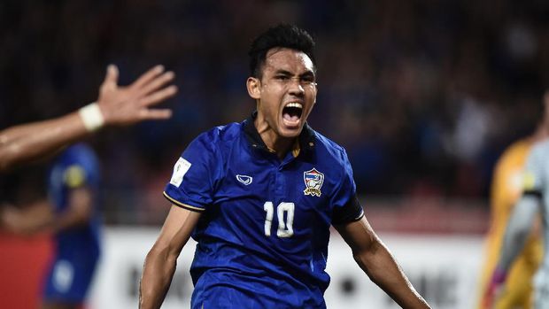 Teerasil Dangda menorehkan gol kemenangan yang spesial untuk Sanfrecce Hiroshima di J1 League.