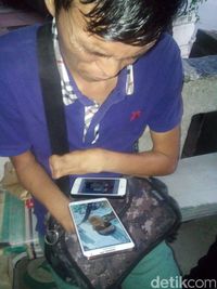 Pengemis Pakai Note 3 & iPhone 5S Diciduk di Sarinah