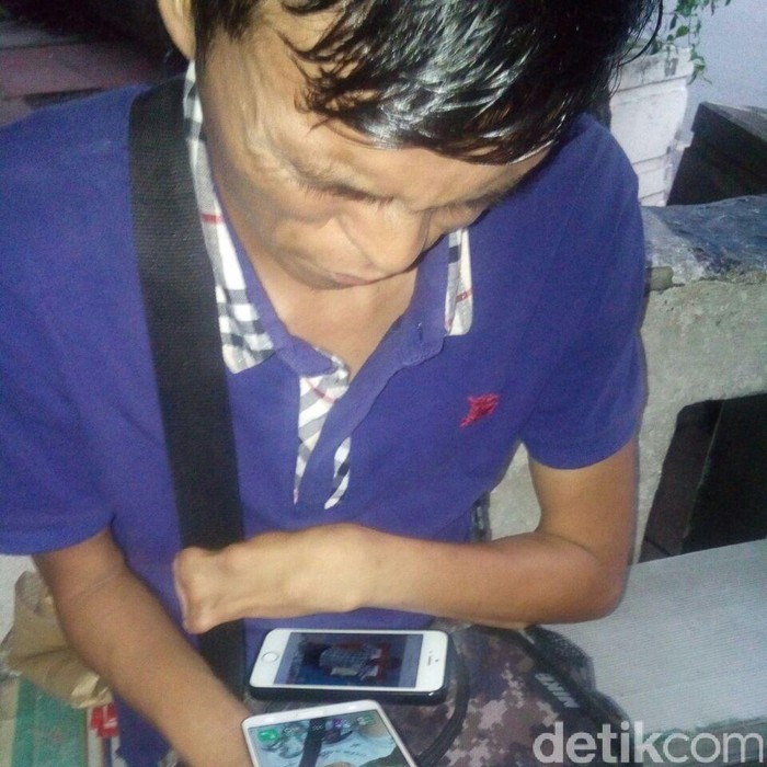 Pengemis Berponsel Galaxy Note 3 dan iPhone 5S Diciduk di JPO Sarinah
