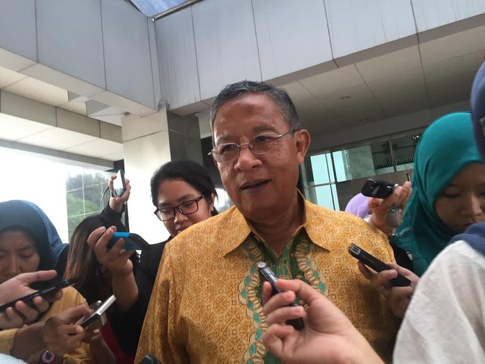 Jokowi Sebut Dolar AS Berjalan Sendiri, Ini Kata Darmin