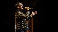 Ia juga membawakan lagu milik Michael Jackson dan single baru Bruno Mars 24K Magic. (dok. Trinity Production)