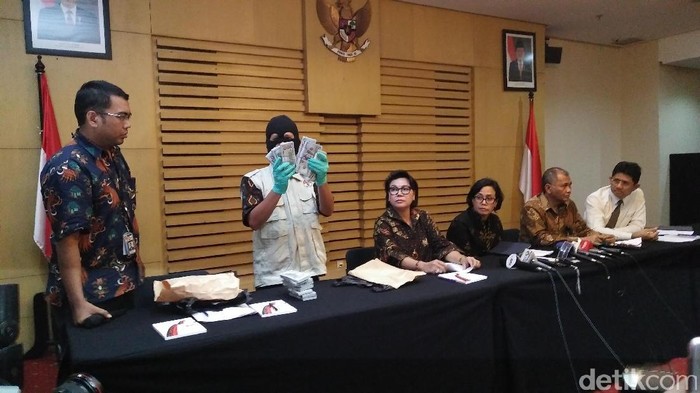 OTT Kasubdit Ditjen Pajak, Sri Mulyani Minta KPK Usut Tuntas