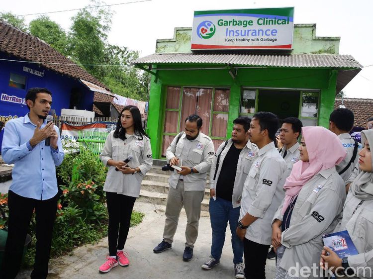 Risers DRE Kunjungi Bank Sampah