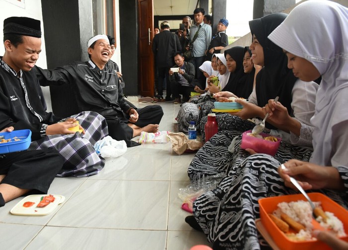 Gaya Pendidikan di Purwakarta, Toleran Tapi Tegas