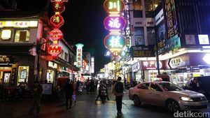 Berbelanja Murah di Guan Qian Shopping Street Suzhou