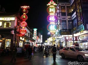 Berbelanja Murah di Guan Qian Shopping Street Suzhou
