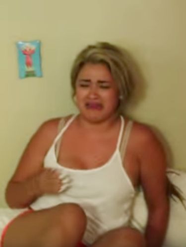 Inikah Kekasih Paling Buruk? Pacarnya Dilempar Ular Piton Saat Tidur