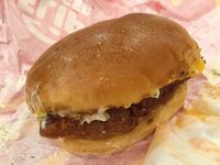 Flip Burger: Gurih Mantap <i>Smacker</i> Berisi Dua <i>Patty</i>, <i>Beef Bacon</i> dan Lelehan Keju