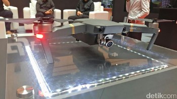 Segudang teknologi mutakhir juga dibenamkan DJI di Mavic Pro. Pertama adalah daya jelajah yang diklaim lebih jauh. Foto: detikINET/Yudhianto