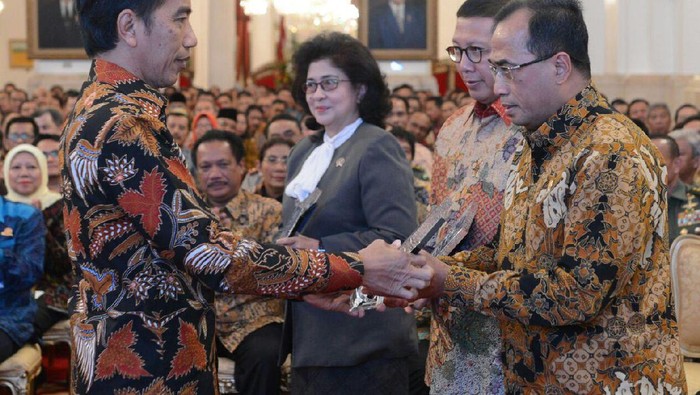 Jokowi: Pelayanan Publik Harus Berbenah