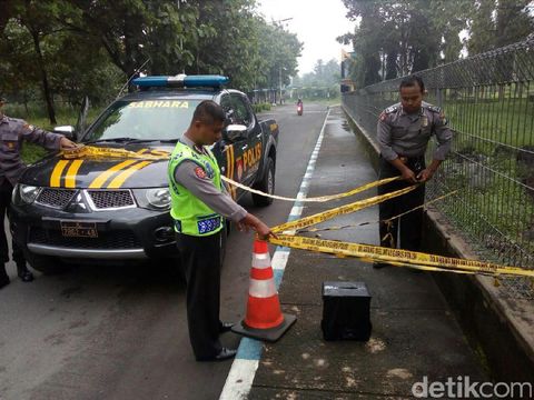 Kardus Misterius di Waduk Wlingi Diledakkan, Ternyata Isinya Telur Busuk