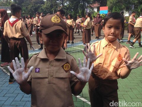 Cuma 'Tos-tosan', Kuman Sudah Bisa Berpindah Tangan Lho