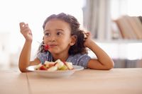 Si Kecil Tak Suka Buah? Siasati Pemberiannya dengan 3 Cara Ini!